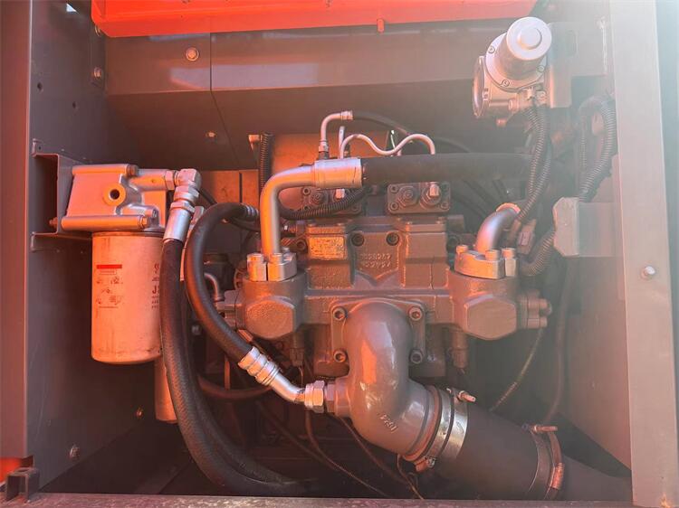 2022 Year Model Used Hitachi ZX200 Excavator In Japan Engine ISUZU