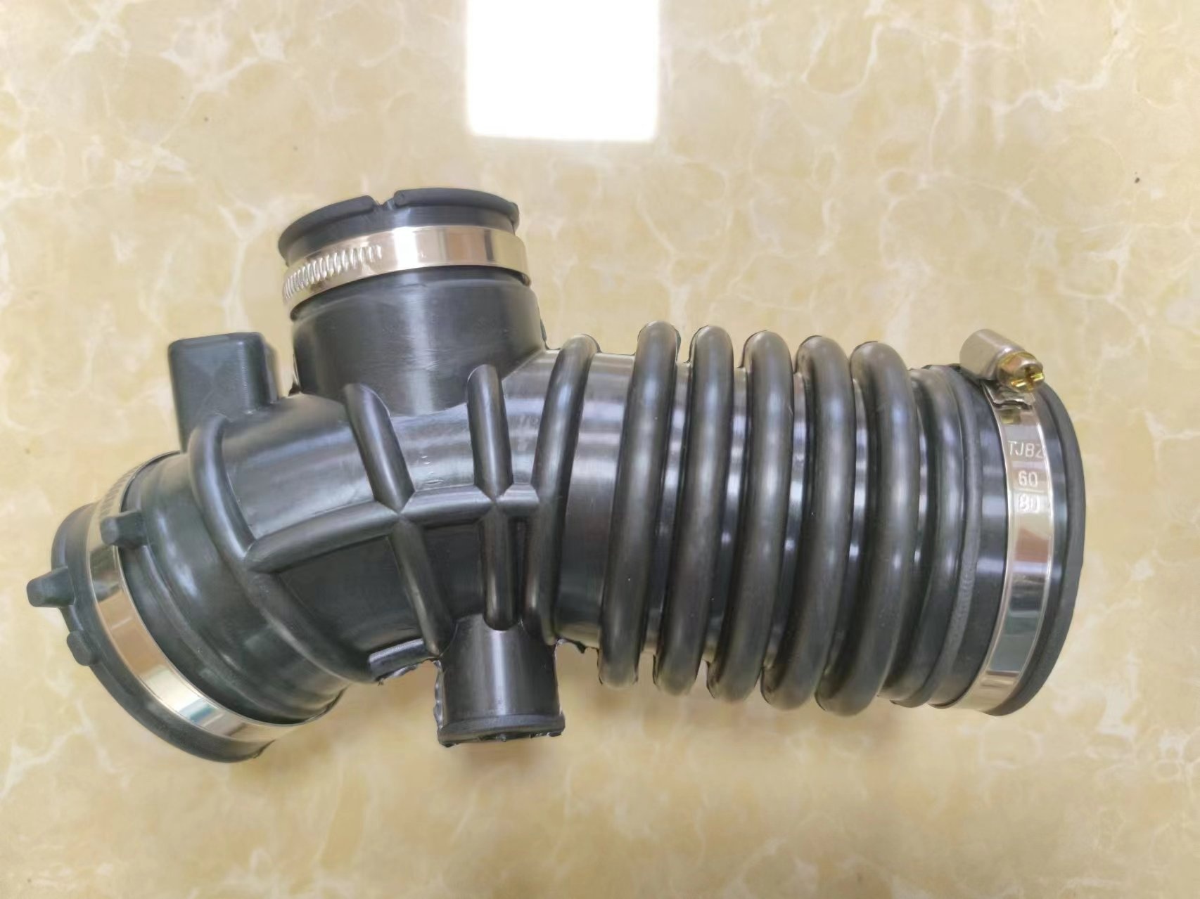 Air Duct Hose 16578-95F0B for Nissan ALMERA Classic Car Fitment Nissan