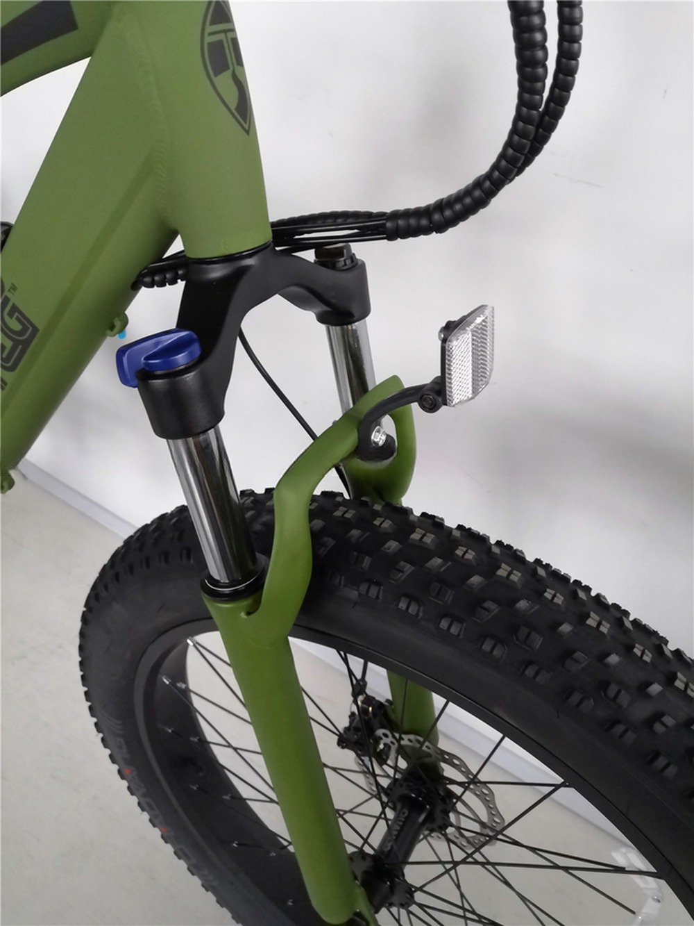 16.7 Ah Battery Capacity Electric Mountain Bicycle for Adults 26 Inch Fat Tyre Ebike