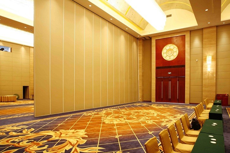 High Wooden Movable Acoustic Wall Partitions 500mm -- 1220mm width