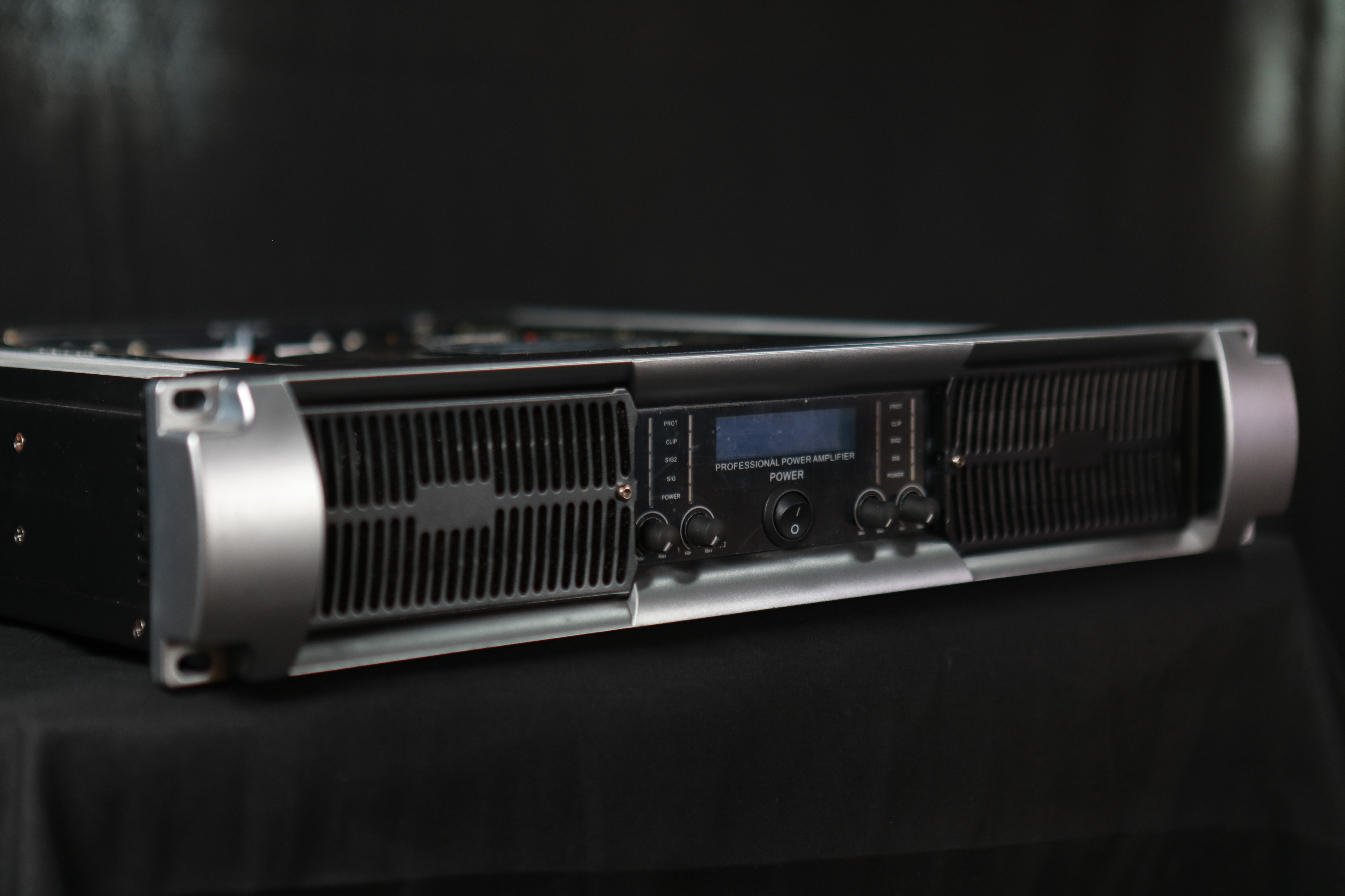 Quality Bar Concert AB 4 Channel 2U 400W Analog Power Amplifier wholesale