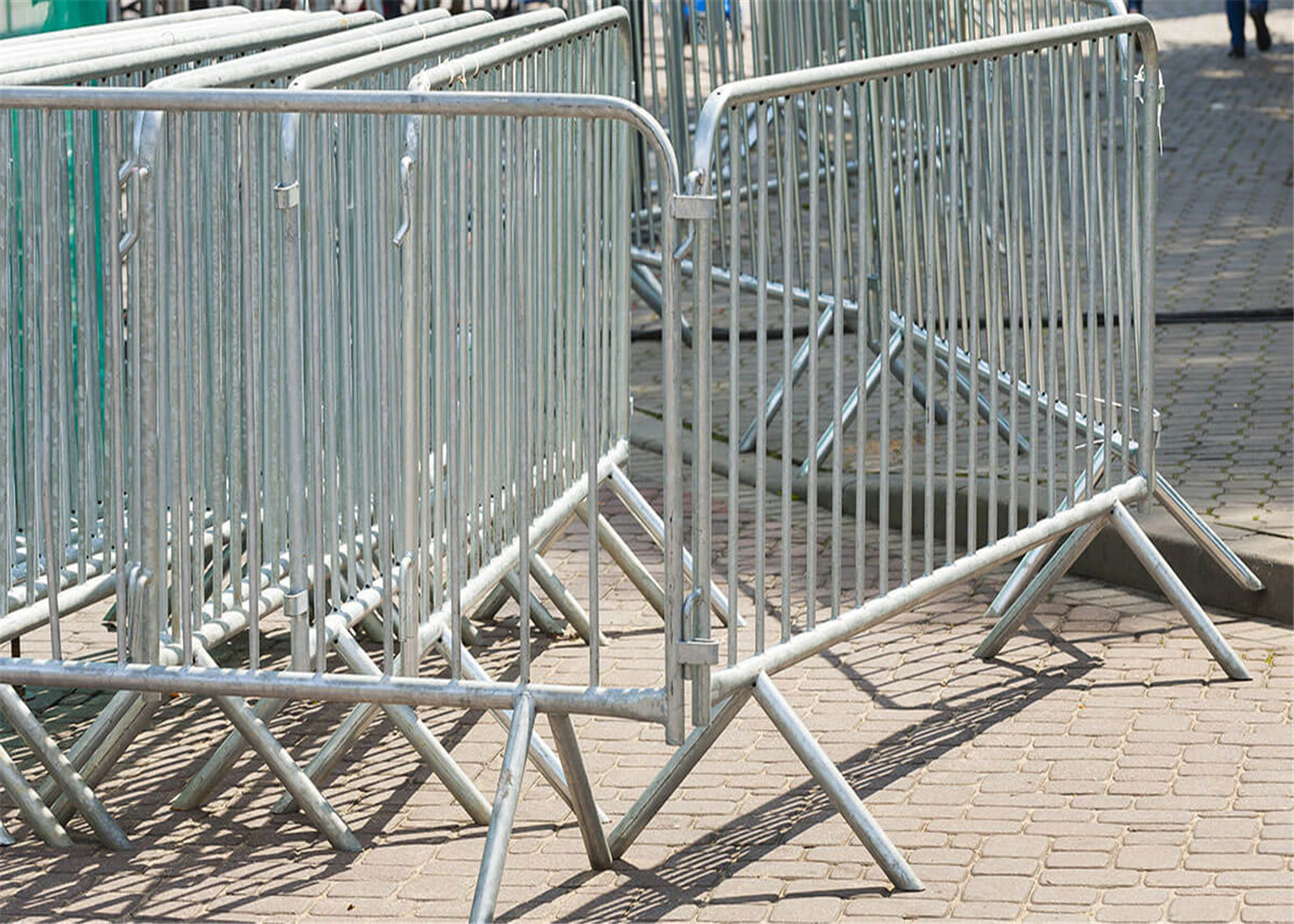 crowd control barriers manufacturer