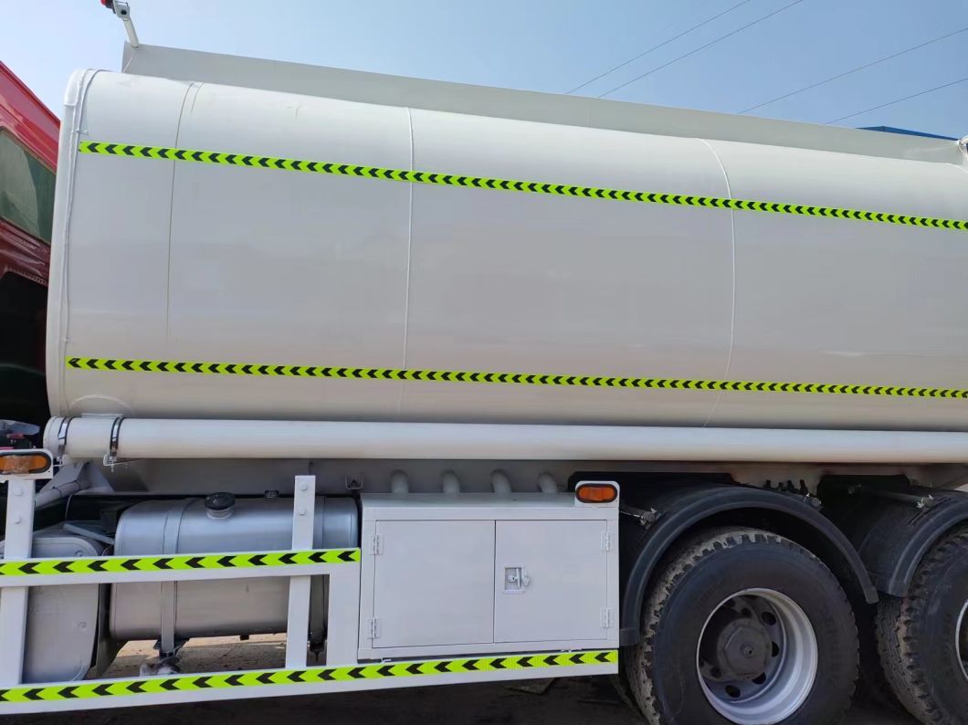 Sinotruk HOWO 380HP Watering Truck