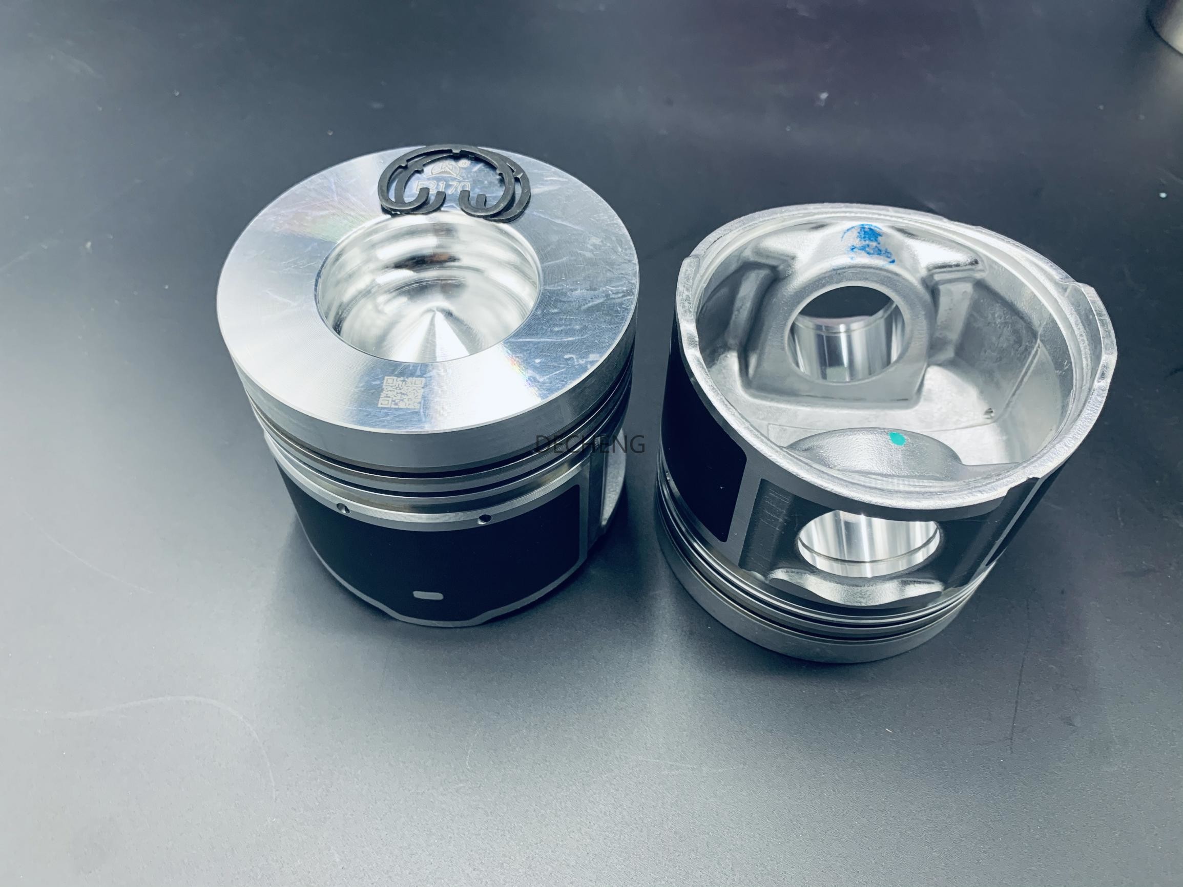 48mm Komatsu Engine Parts 4D95 B3.3 E2170 Piston Hydraulic Excavator Parts