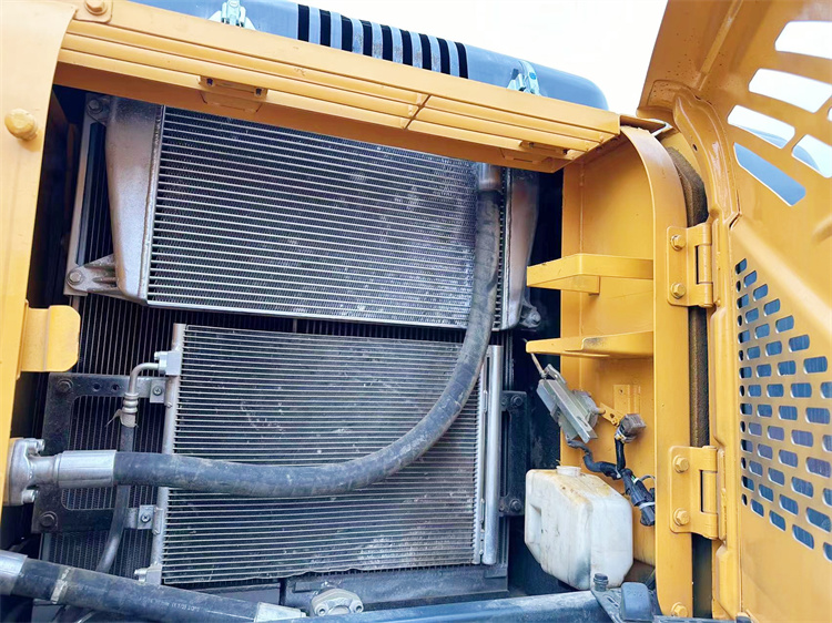 22 Ton Used Hyundai 220LC-9S Excavator with Original Hydraulic Cylinder at Affordable