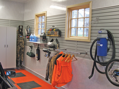 17g / Cm Washable Pvc Slatwall Panels , Pvc Slat Board Display For Garage