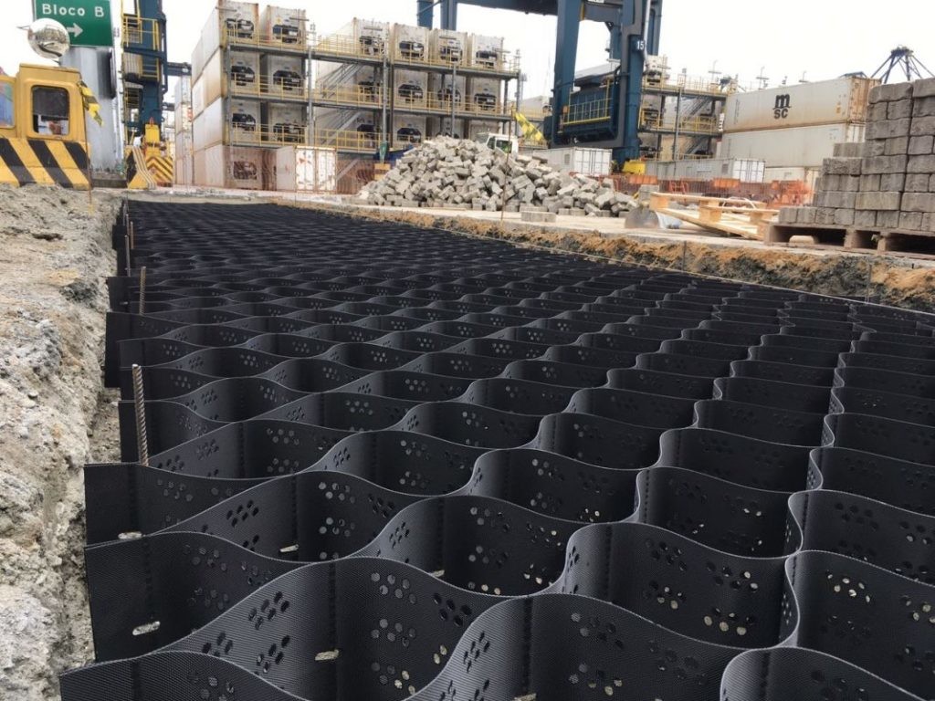 HDPE Reinforced Honeycomb Gravel Stabilizer Geocell Customized 500