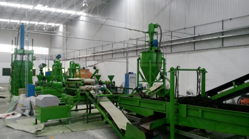 XKP-400 Rubber Cracker Mill with 55KW Motor Power and 800mm Roll Length for Automatic Tire Recycling Production Line