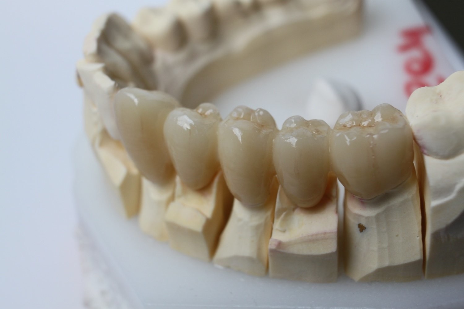 43% Translucent 1100Mpa Dental Zirconia Block Adhesive No Irritation
