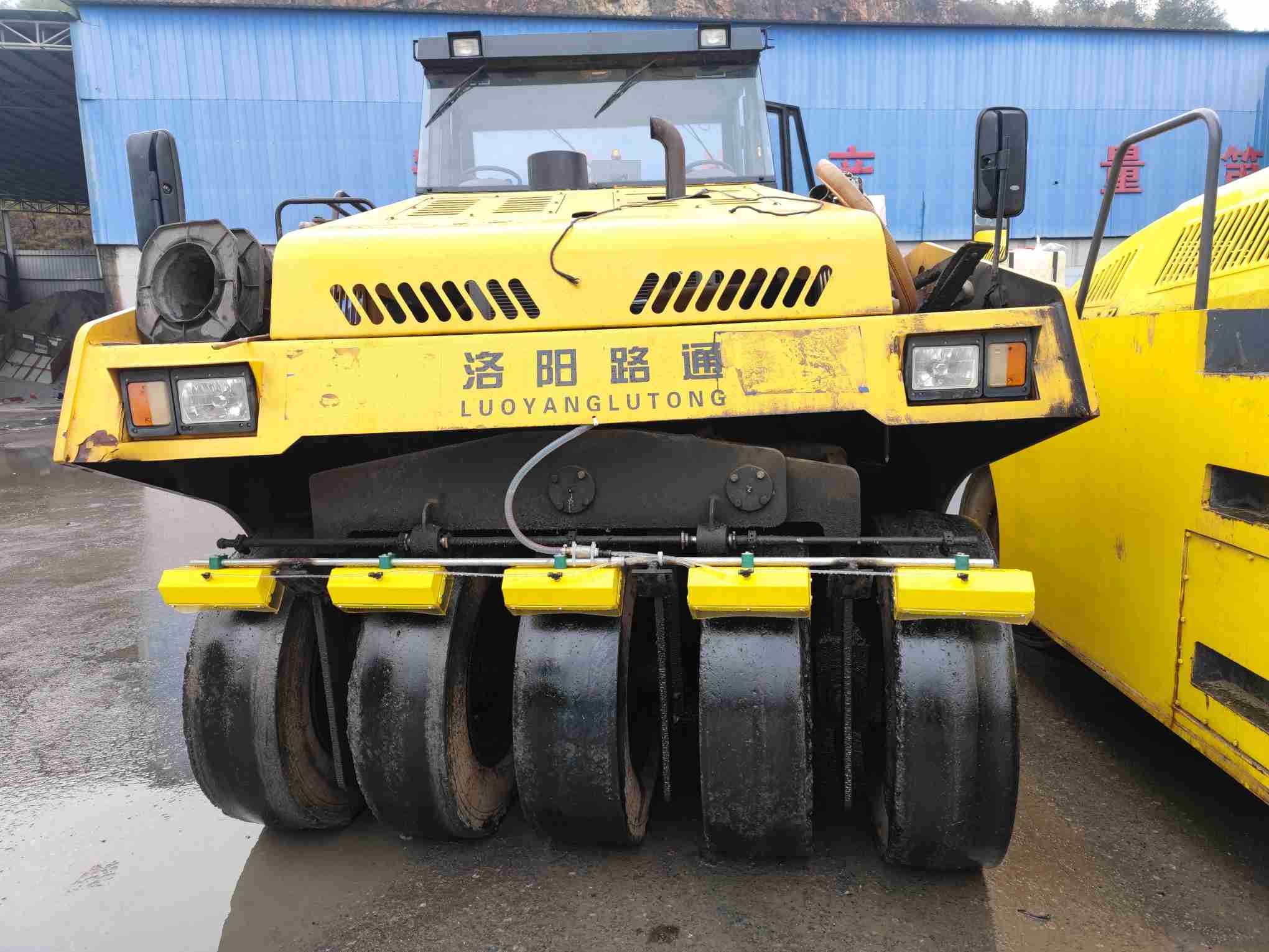Road Roller Oil Spraying System 20 Meters Collision Prevention System