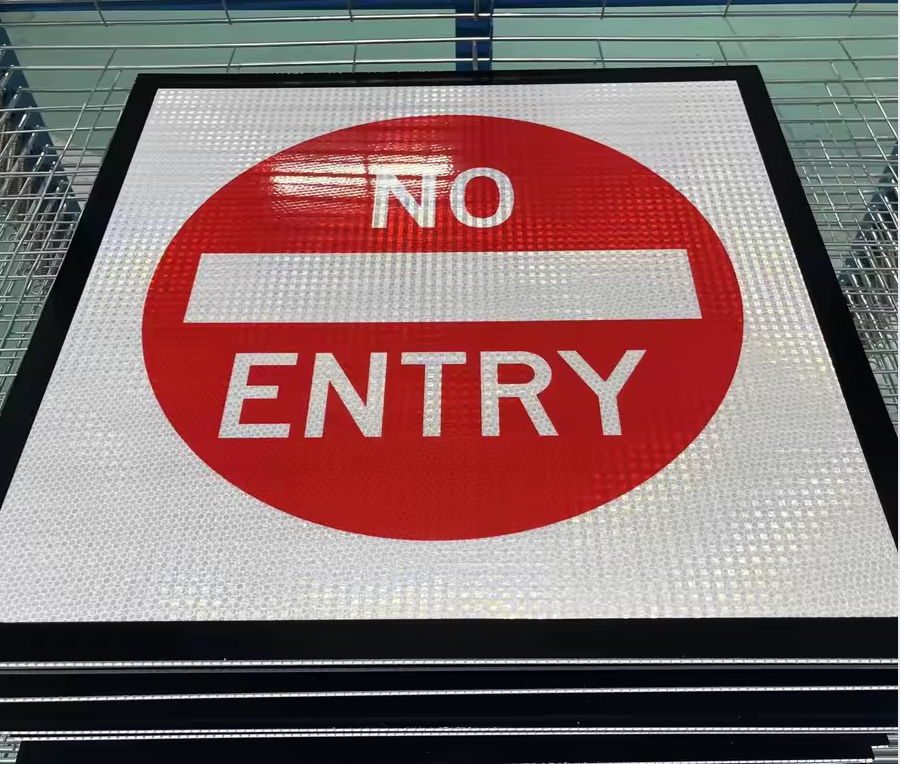 Australian Standard Class 1 Reflectivity Traffic Sign PVC Controller Corflute with 600mm Road Safety Signs