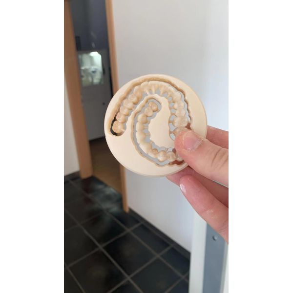 1200 MPA Dental Multilayer Zirconia Block Disc For CAD CAM Milling Machine