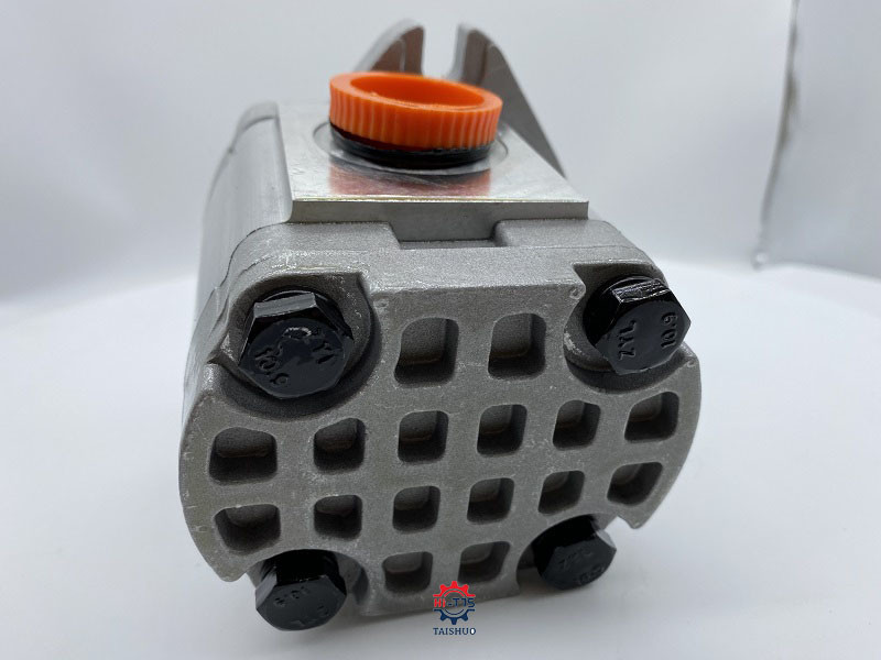 Excavator EX220-5 ZAX450-3 Gear Pump 4276918 9218005