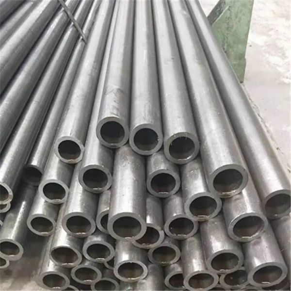 Hot Rolled Seamless Steel Pipe Bare Surface Treat Sample Availiable Suitable for Industrial Applications and Structural