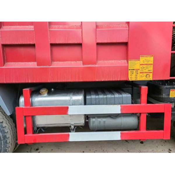 Sinotruk HOWO Dump Truck 6X4 in stock 380Hp 25 CBM Tipper Truck 40 Tons with factory price