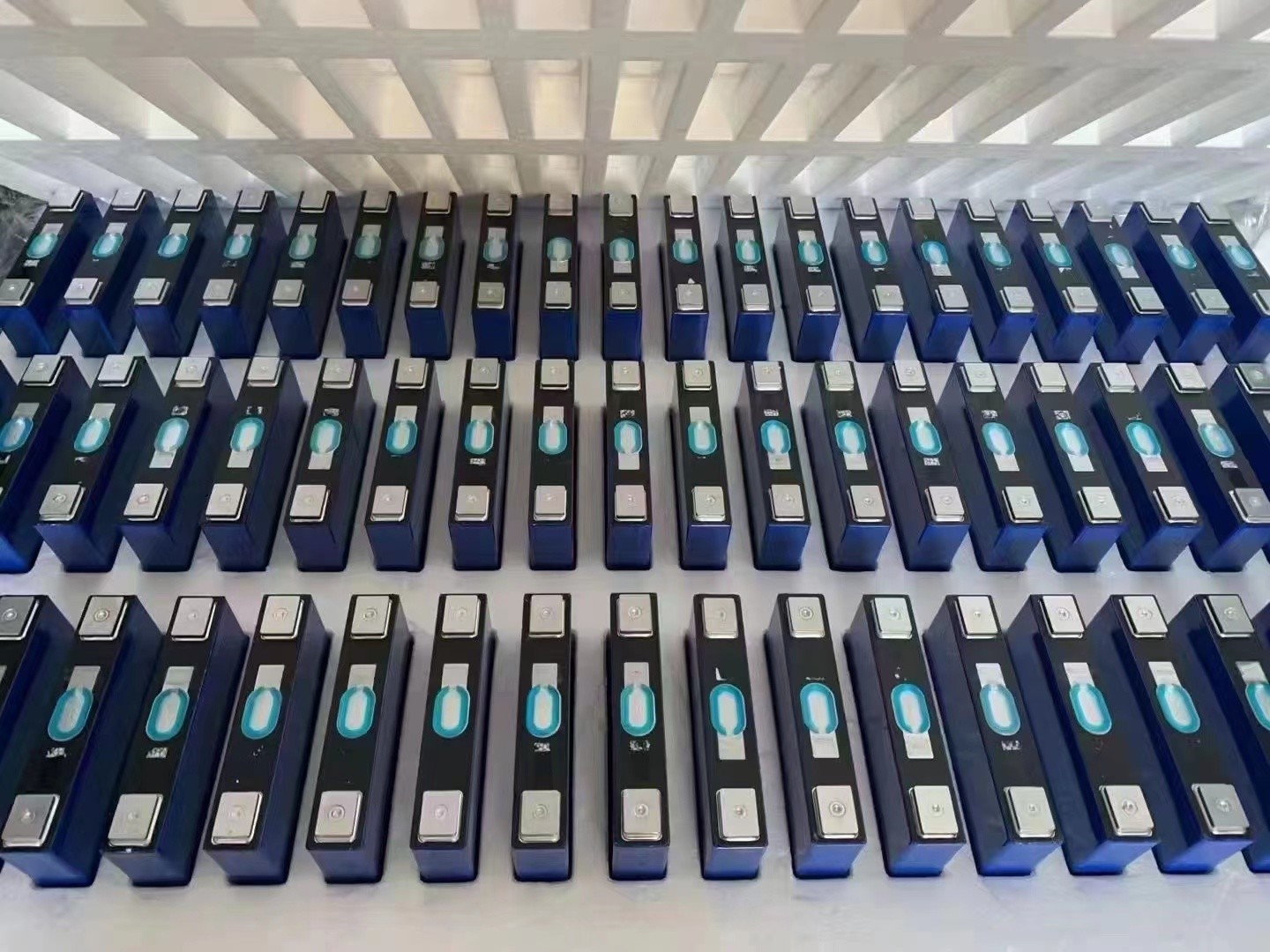 GRADE A EV 3.2V 280ah Lifepo4 Lithium Iron Phosphate Battery 3000 Cycles