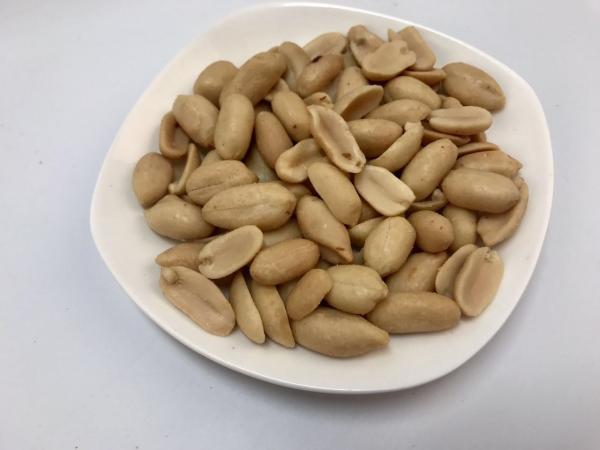 Cheap Salted Coated Peanut Snack , Various Vitamins Chilli Coated Peanuts Hard Texture for sale