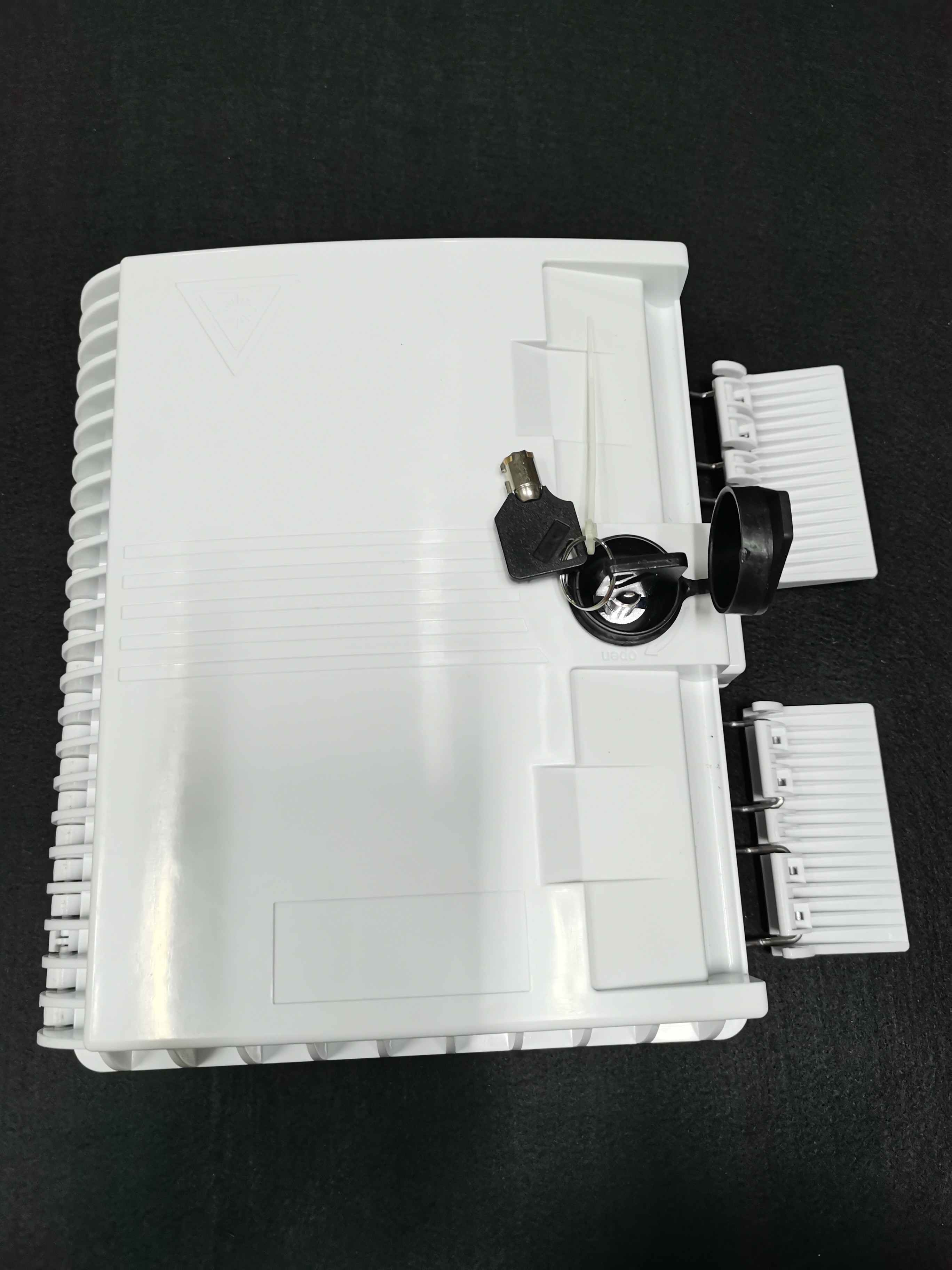 Wall Mount ABS 16cores FTTH Fiber Optic Terminal Box IP65