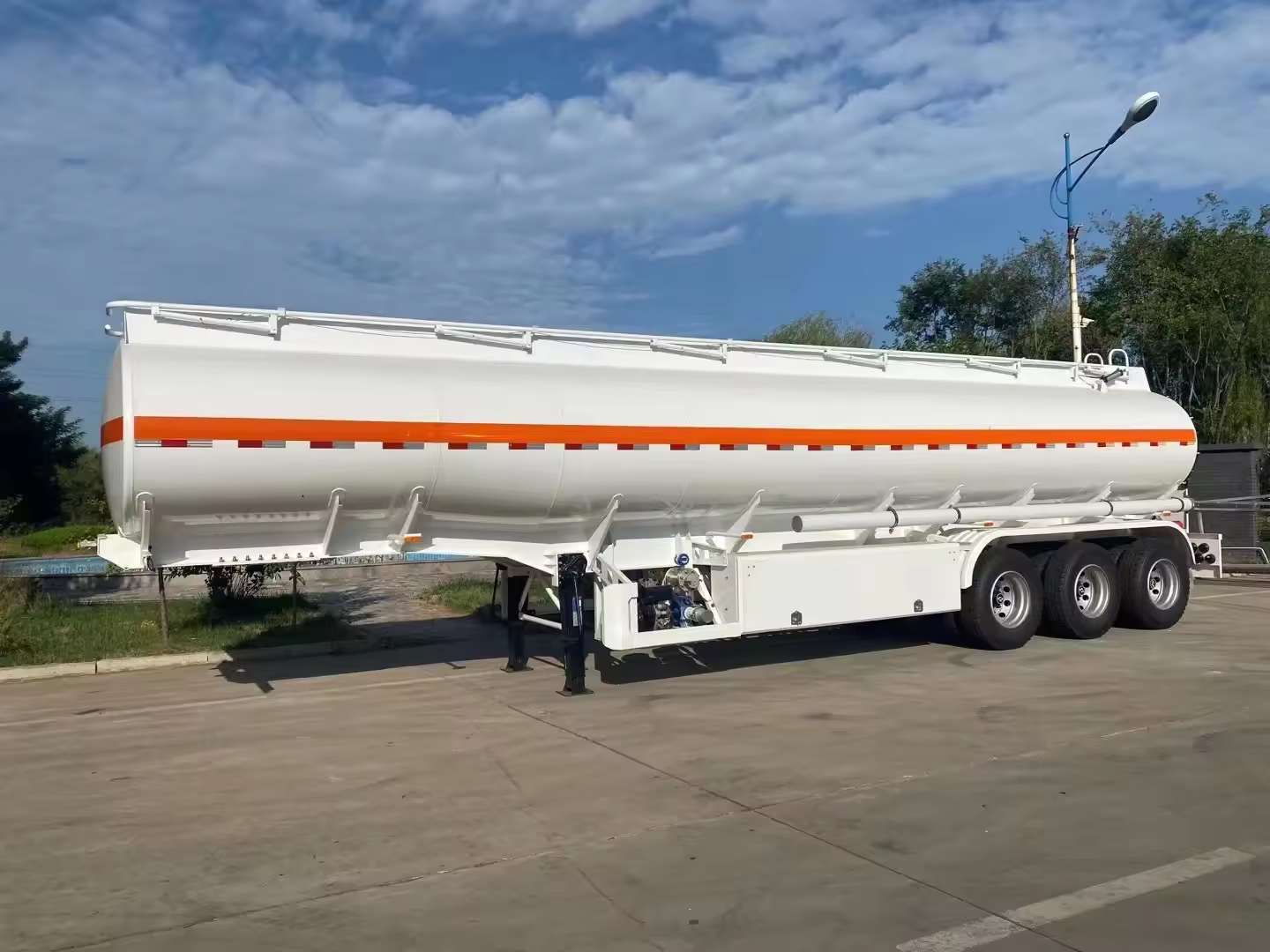 CIMC Chinese new design best quality cheap price 3 or 4 axis stainless steel diesel fuel oil semi tanker truck trailer