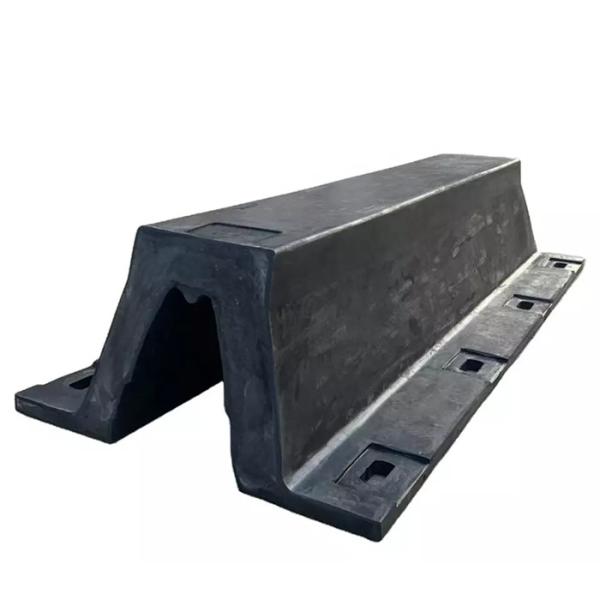 OEM Super Arch Marine Rubber Fenders 1015kN Reaction Force