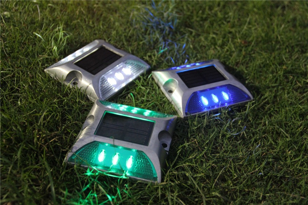 IP67 Waterproof Roadway Safety Solar Powered LED Cat Eye Reflective Road Stud Solar Road Stud