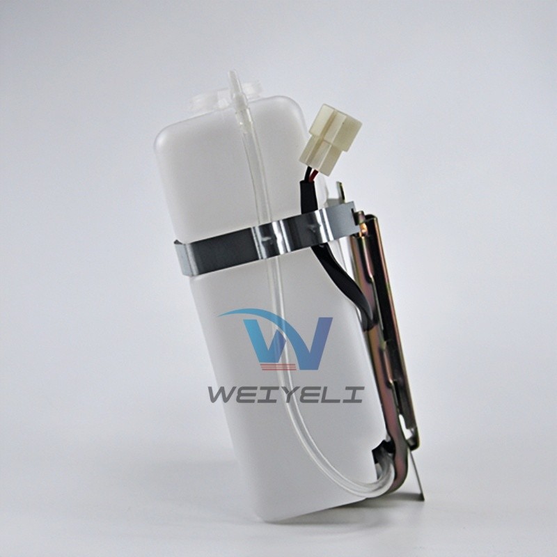 XCMG Windshield Wiper Spray Bottle Kato Universal Coolant Expansion Tank
