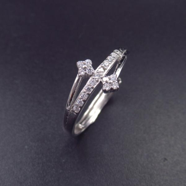 Flower Shape Silver Cubic Zirconia Rings Minimalist Style Pure 925 Silver For Little Girl