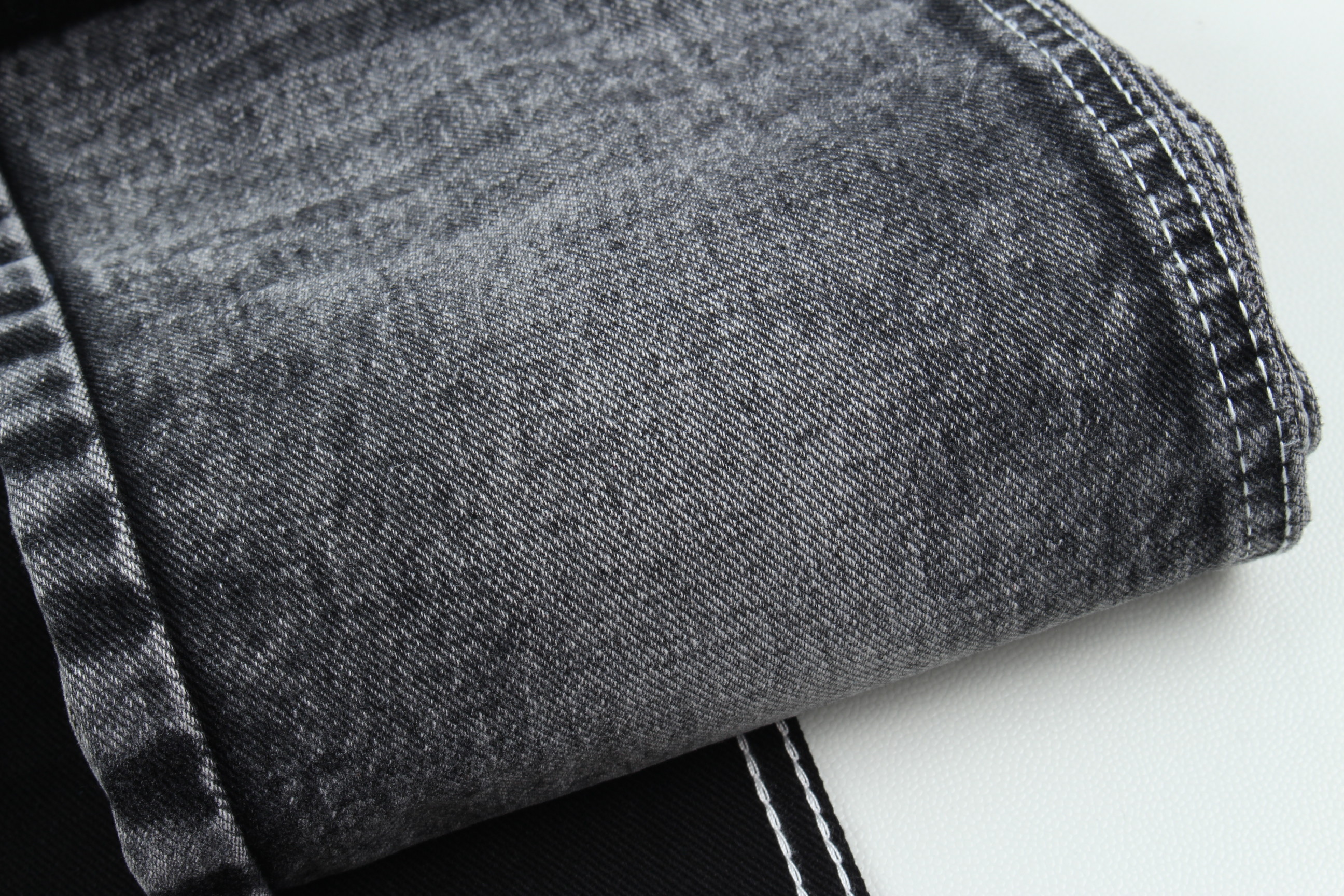 13.5oz Super Dark Black Color Denim Fabric Rigid 100% Cotton Recycle Yarn For Worker Jean Cloth Black Black Backside