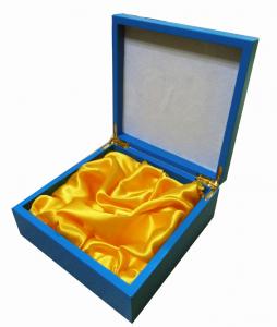China Wooden Storage Box, Gift Box, Blue Lacquered, Gold Satin Lining, Customized Design & Logo Welcomed on sale