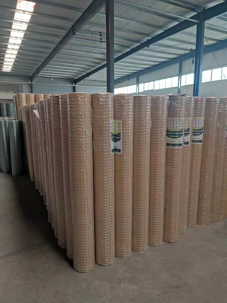 Sell High-Quality Good Price Bird Cages Welded Wire Mesh In 12 Gauge Bird Welded Wire Mesh Roll 8guge 50feet