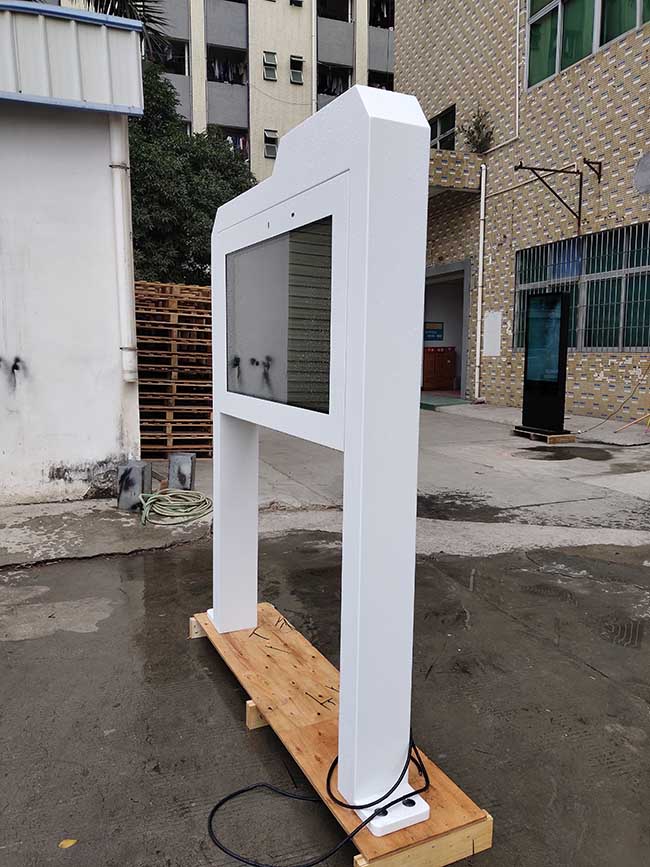 Factory Wholesale Floor Stand Outdoor Capacitive 4K Screen Sunlight Readable Tv Ip55 Exterior Digital Menu Board