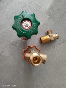 Quality Brass LPG Self Closing Valve for Refilling LPG Gas Cylinder wholesale