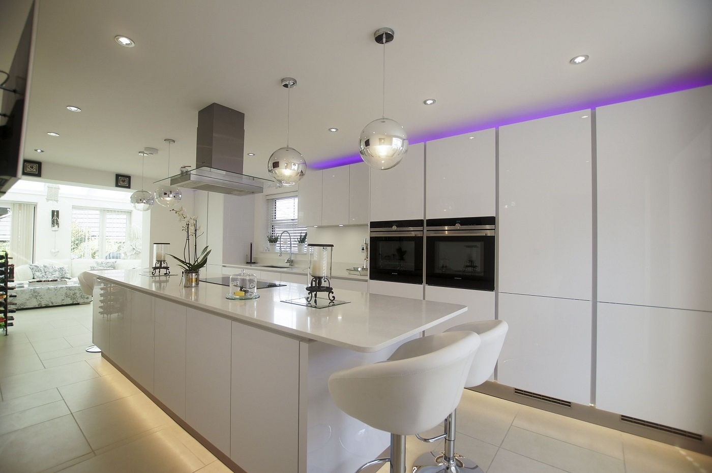 Waterproof Fireproof Kitchen Cabinet with Solid Wood and Customizable Modular