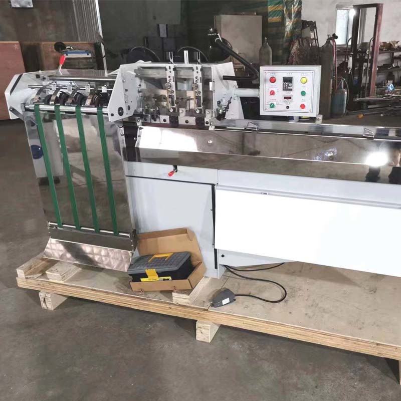 DQB404-02GD Many Heads Semi-automatic Saddle Stitching Binding Folding Machine