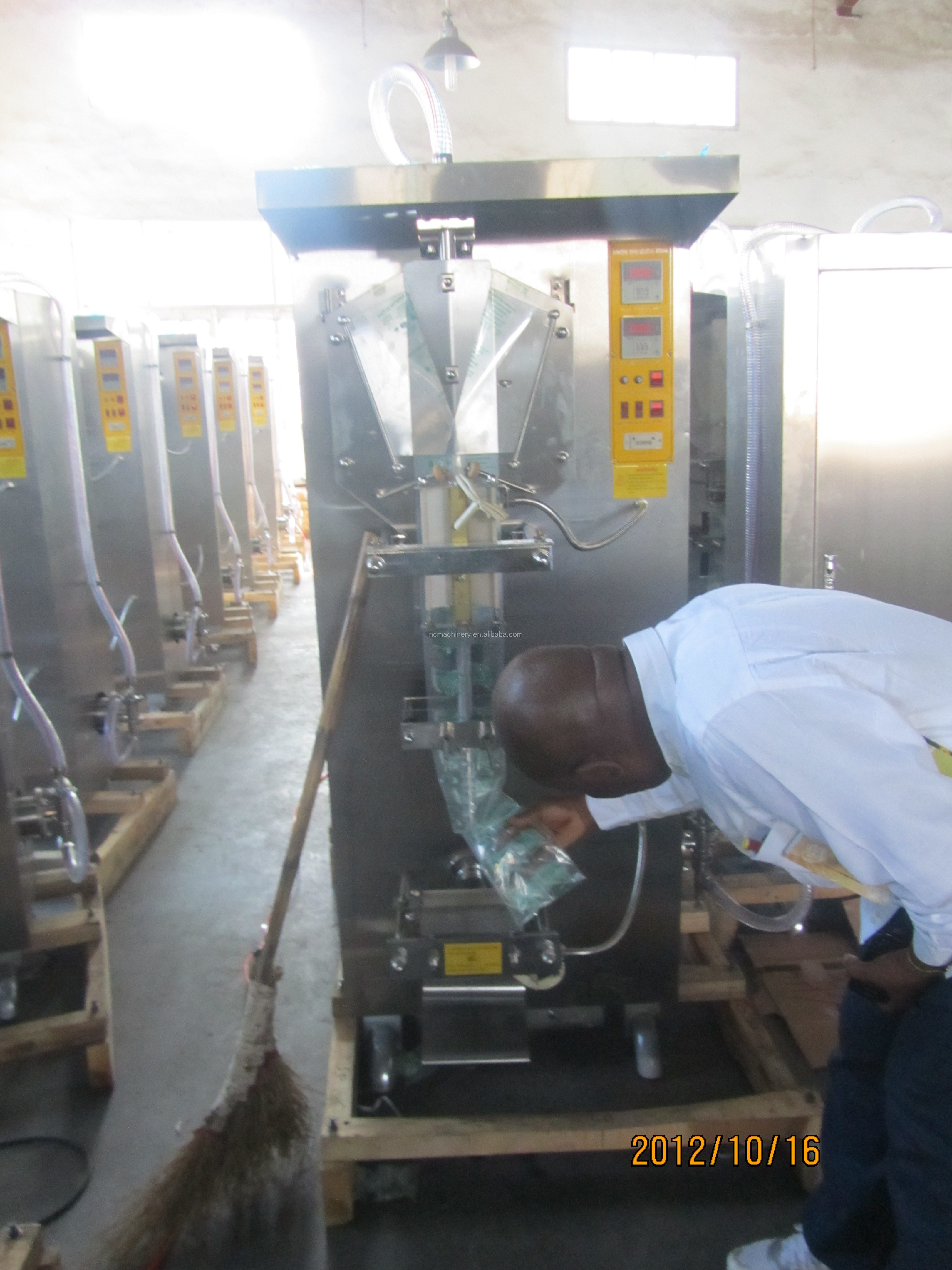 Easy to Operate Full Automatic 2000 Bags/Hour Pouch Water Production Line Filling Machine