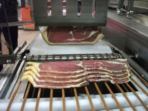 Automotive Ultrasonic Food Cutting Machine For Sausage Pork Beef Cutting