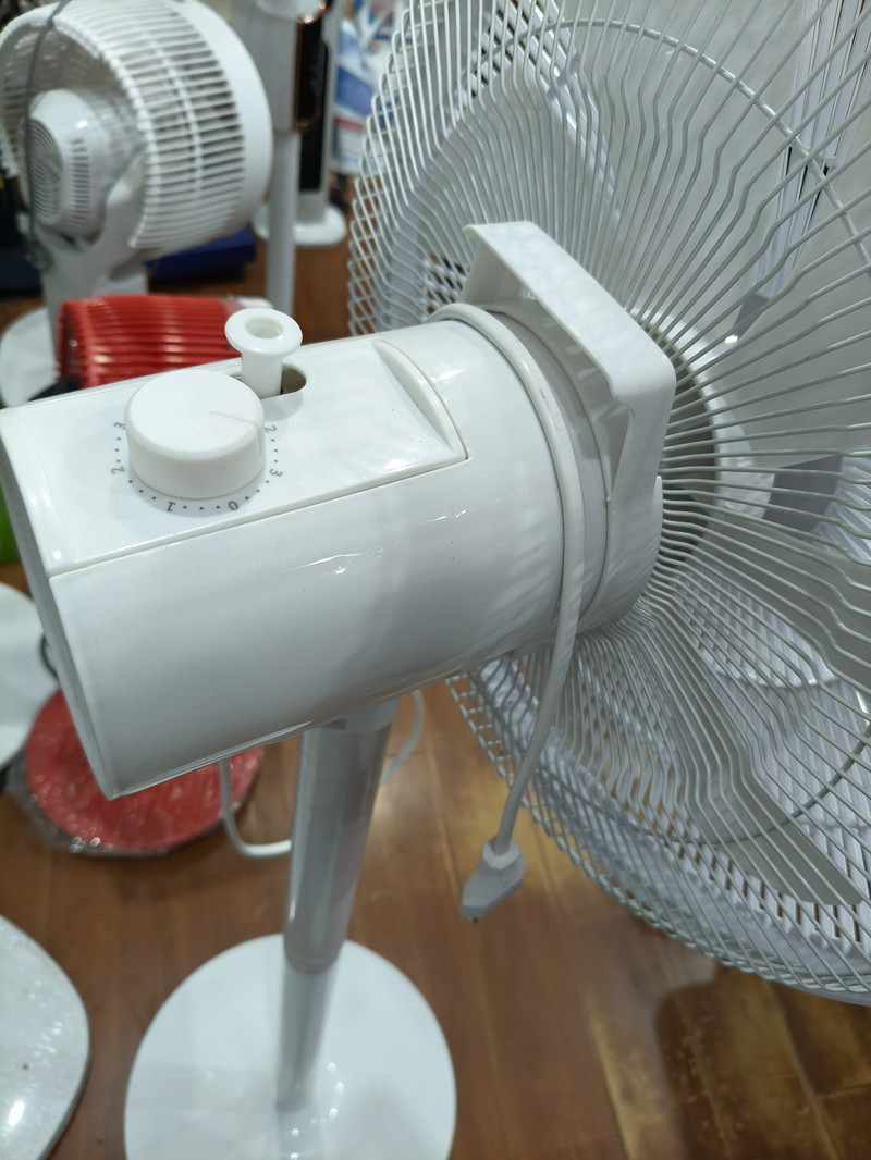 Powerful Ventilation Fan Pedestal Fans with 7 Rotary Vanes Package Size 42*24*43cm