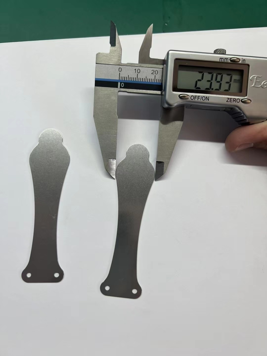 Custom Precision Stainless Steel Valve Reeds | Spring Metal Leaf for Air Compressors & Pneumatic Systems