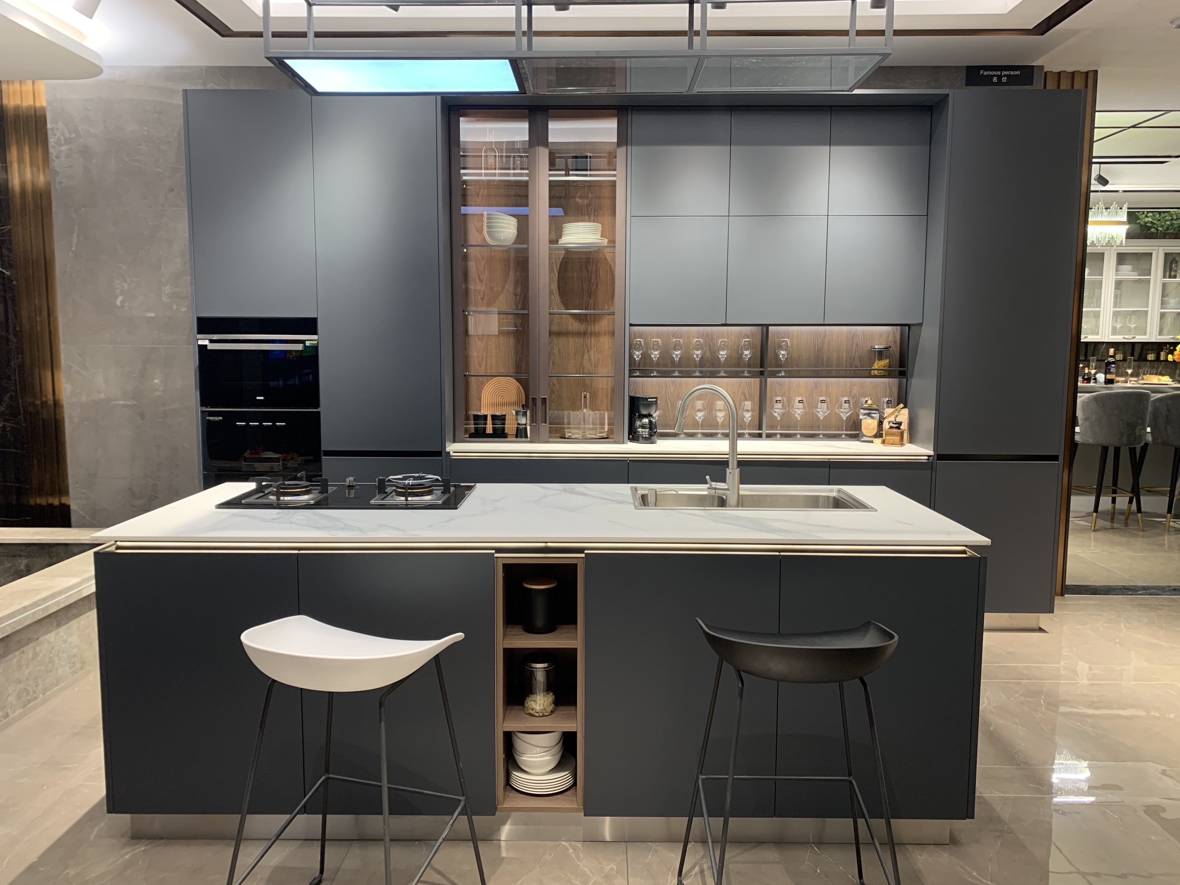 High End Modern 304 Stainless Steel Kitchen Cabinet Furniture Eased Edge