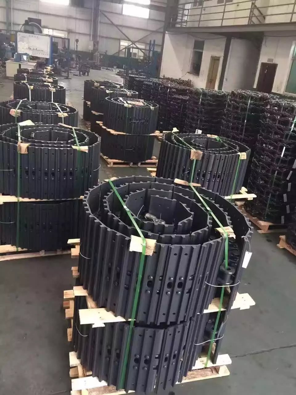 600mm Width US Dozer Undercarriage Parts Track Shoe Assembly D6N Q460/NM360/NM400/WH60