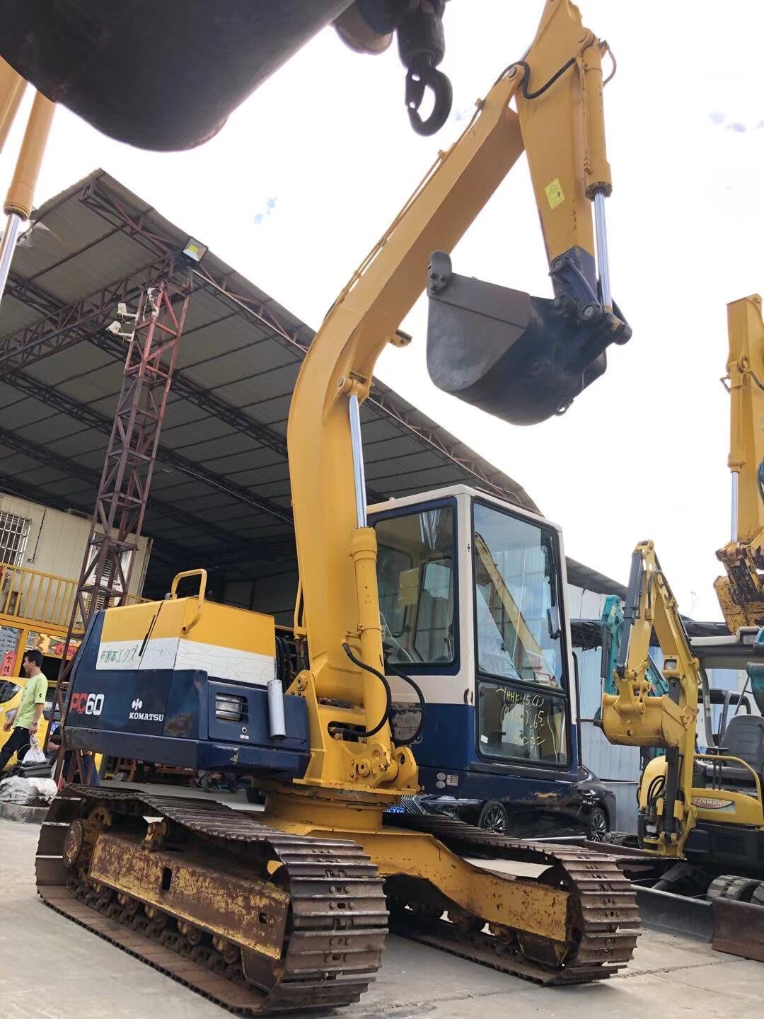 Japan Made Komatsu PC60-6 Mini Excavator 6 Ton Excavator with 0.37 m3 Bucket Capacity