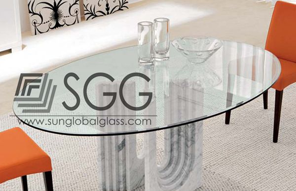 high quality oval-shaped glass dining table