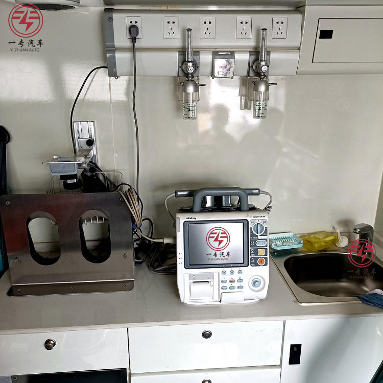 Combining Emergency Care and Patient Transport with Manual Transmission VAN Ambulances