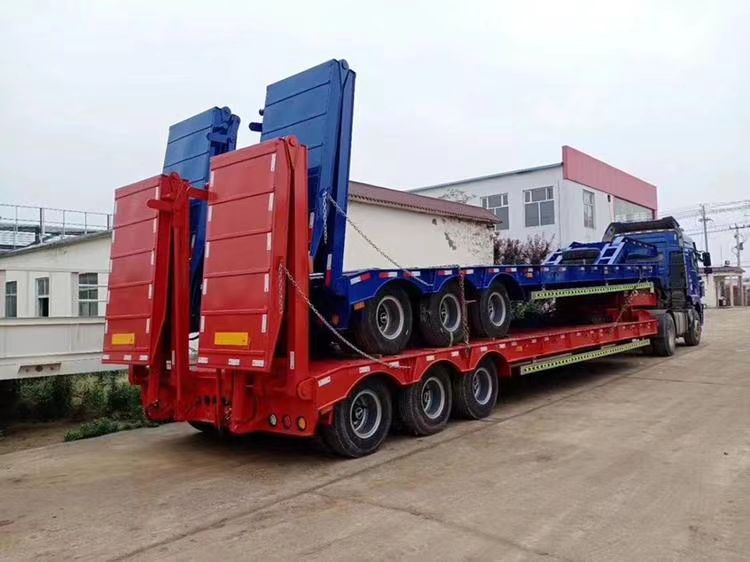 HOWO Lowboy 3 Axle 60t 70t 80t Heavy Duty Hydraulic Gooseneck Detachable Low Loader Truck/Lowbed/ Lowboy Low Bed Semi Trailer