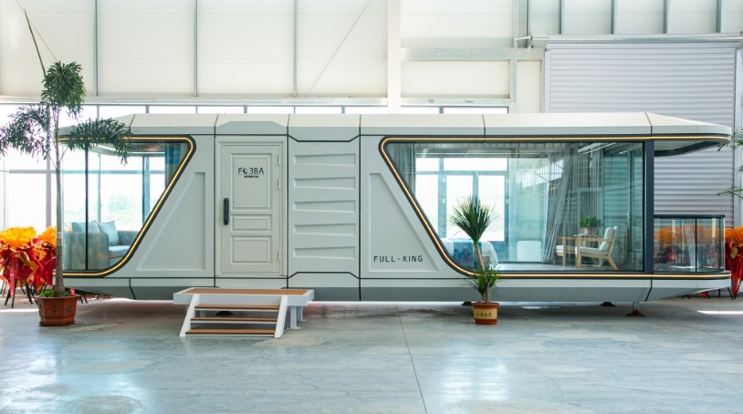 FULL KING B7 Prefabricated Outdoor Villa Mobile Modular Capsule Room Commercial Space Prefabricated Capsule With Balcony And Door Lock
