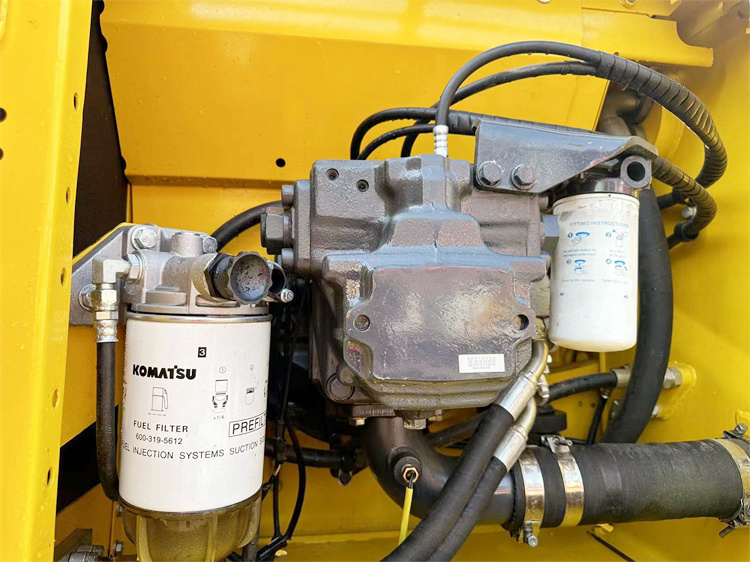 24 Ton Komatsu PC240-8 Excavator with Original Hydraulic Cylinder and Cummins Engine