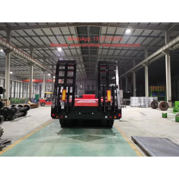 3 Axle Flatbed Semi Trailer 2×20 Feet Or 40 Feet For Container Carrying 50-60 Tons