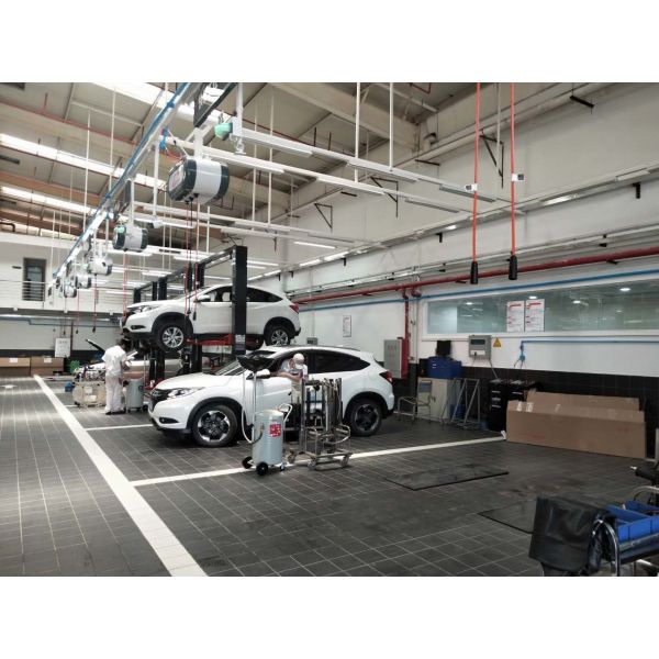 T245M-1 Heavy Duty 2-post Cleanfloor Design Safety Locks And Angled Lifting Arms