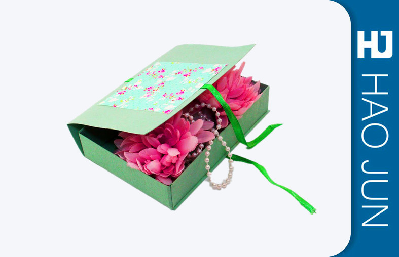 Corrugated Decorative Cardboard Gift Boxes With Lids , Christmas Gift Containers