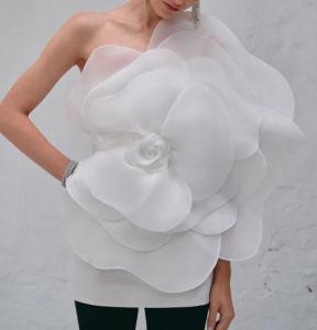 Quality Apparel Custom Vendor High End Slanted Shoulder Flower Dress Sleeveless Skirt White Wedding Dress wholesale